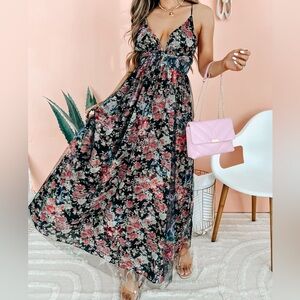 🌸BOUTIQUE free to flower open back floral dress ✨